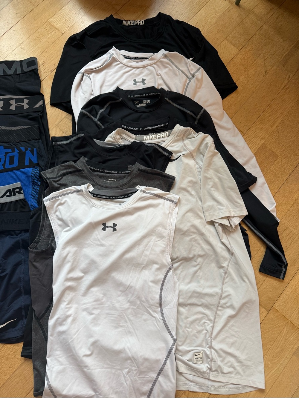 Bundle of Mens Medium and Large Nike and Under Armour Compression Gear - Picture 2 of 4